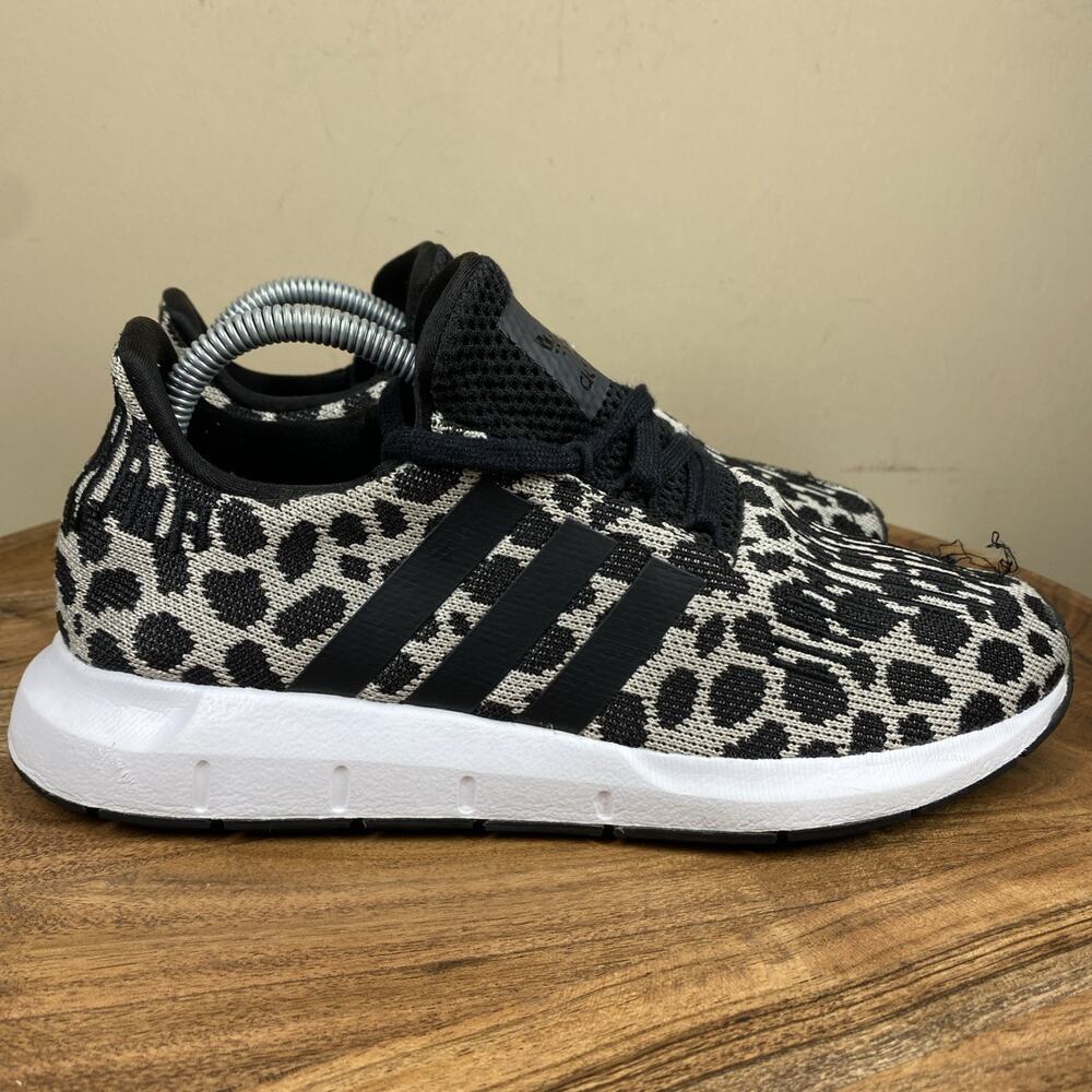 Adidas Swift Run Leopard Print Womens Animal Print Size 6 Running Shoes
